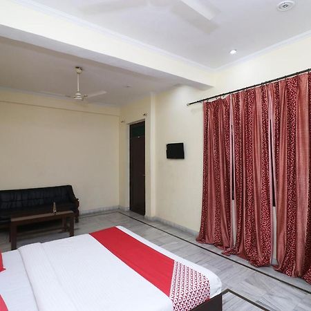 Oyo Hotel Ayaan Bareilly Extérieur photo