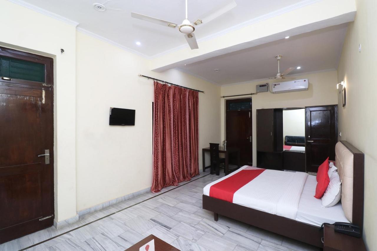 Oyo Hotel Ayaan Bareilly Extérieur photo