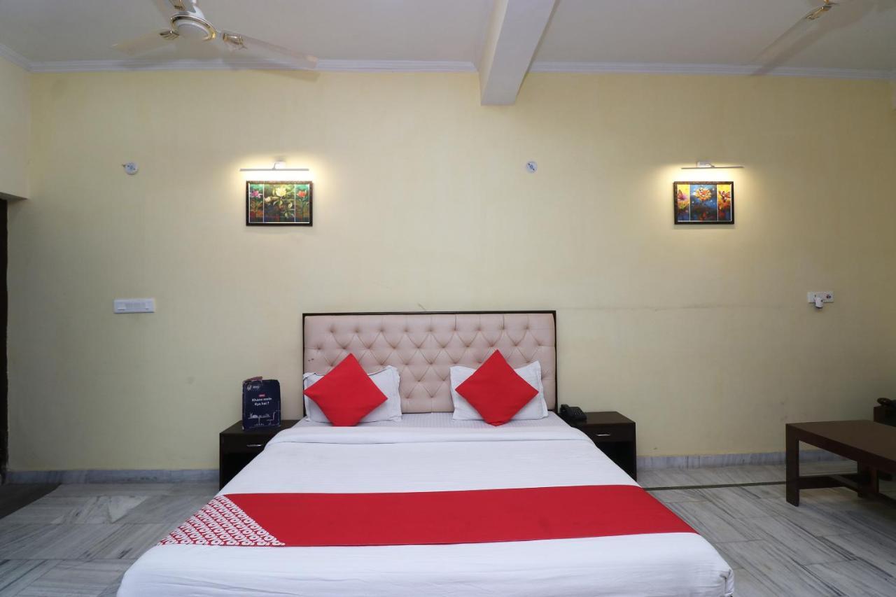 Oyo Hotel Ayaan Bareilly Extérieur photo