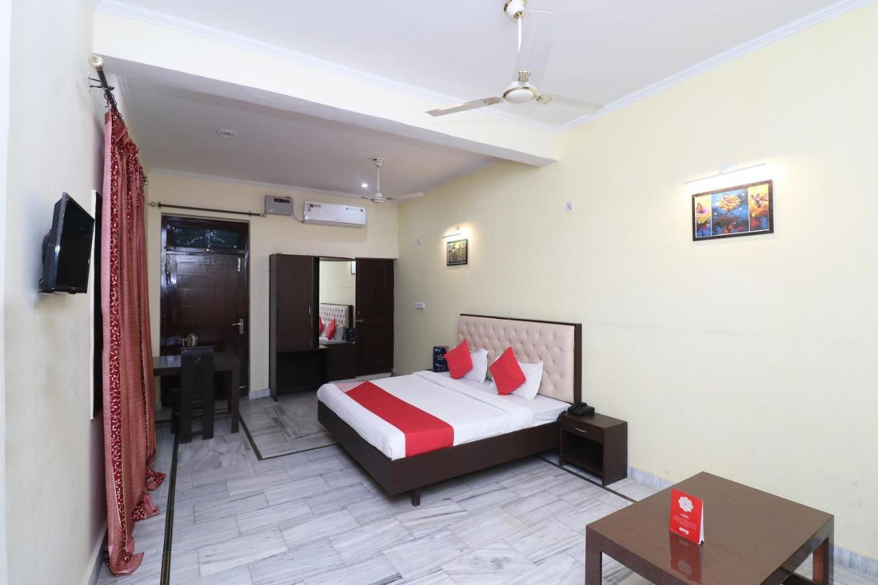 Oyo Hotel Ayaan Bareilly Extérieur photo
